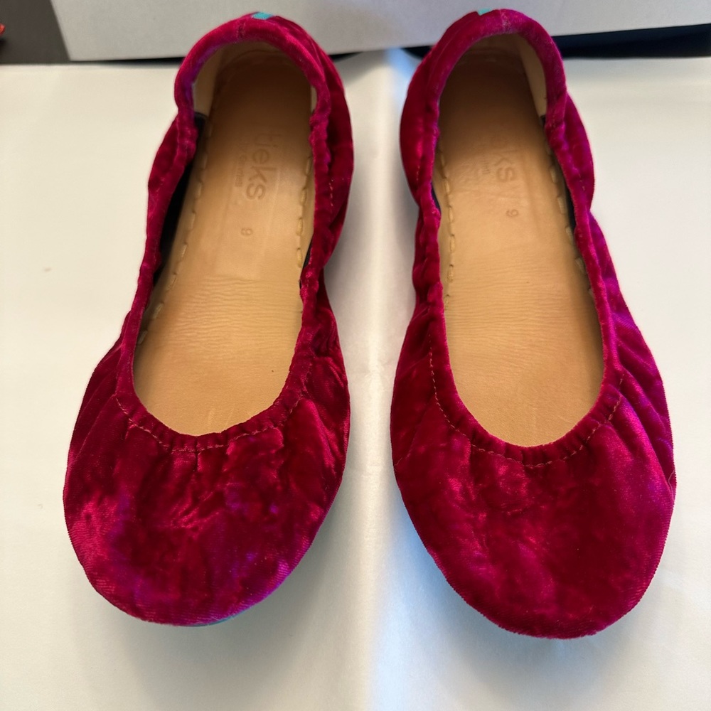 Tyrian Tieks size 9